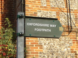 Picture of an Oxfordshire Way footpath sign